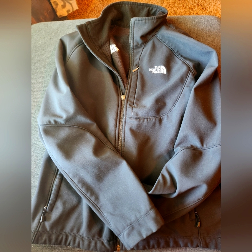 Black women's large North Face jacket